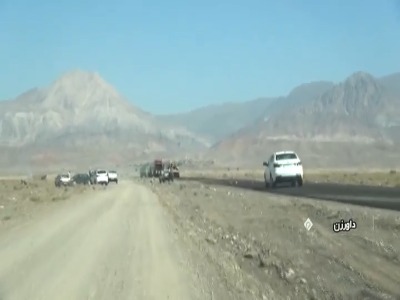 همت اهالی یک روستای خراسان رضوی برای زیرسازی جاده ارتباطی