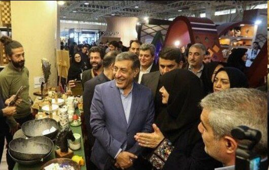 قائم‌ پناه: وزارت خارجه به صادرات آثار هنرمندان ایرانی کمک کند