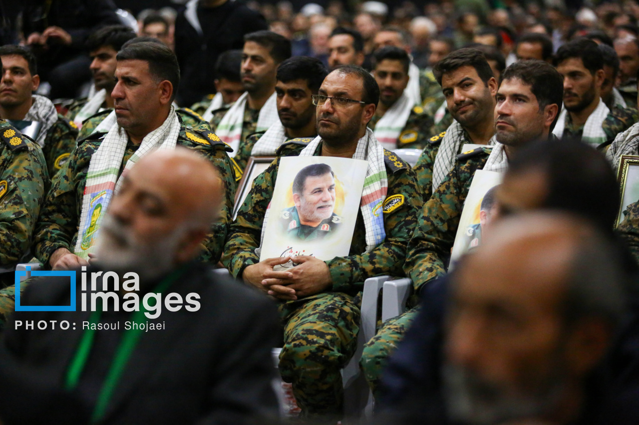 عکس/ حضور سردار رادان در چهلمین روز شهادت سردار «عباس نیلفروشان»