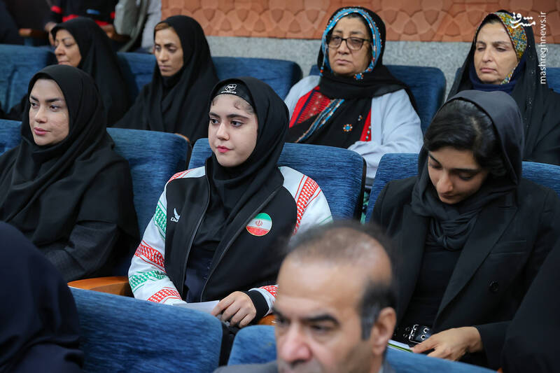 عکس/ نشست پزشکیان با فرهیختگان و نخبگان سیستان و بلوچستان