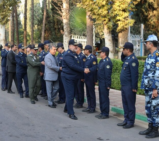 فرمانده نیروی هوایی ارتش از پایگاه شهید دوران بازدید کرد