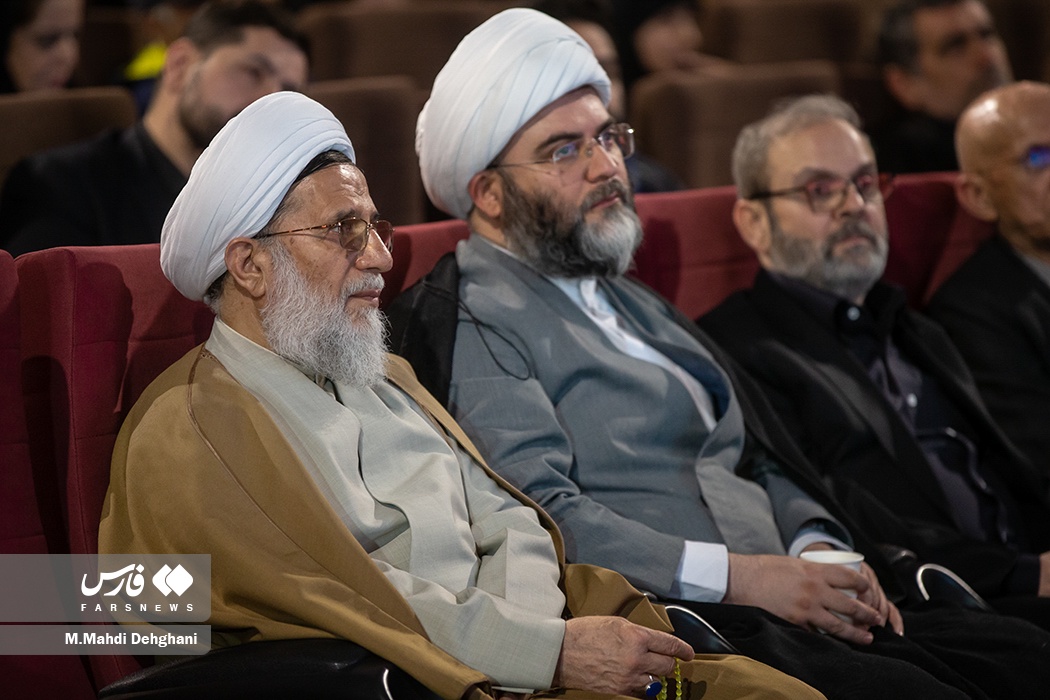 آیین رونمایی از کتاب «عایده» و تکریم رزمندگان حزب‌الله لبنان