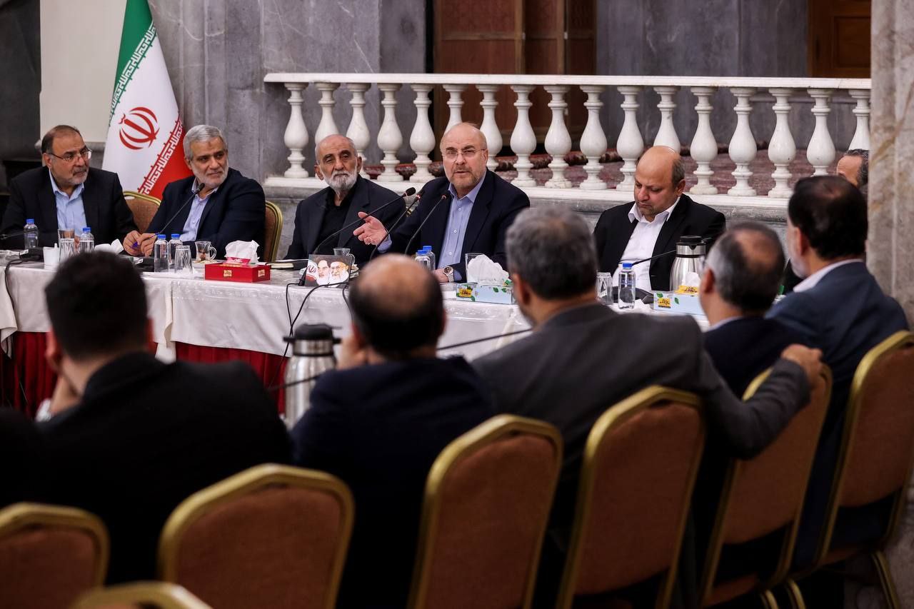 نشست صمیمانه جمعی از مدیران رسانه‌های کشور با محمدباقر قالیباف 