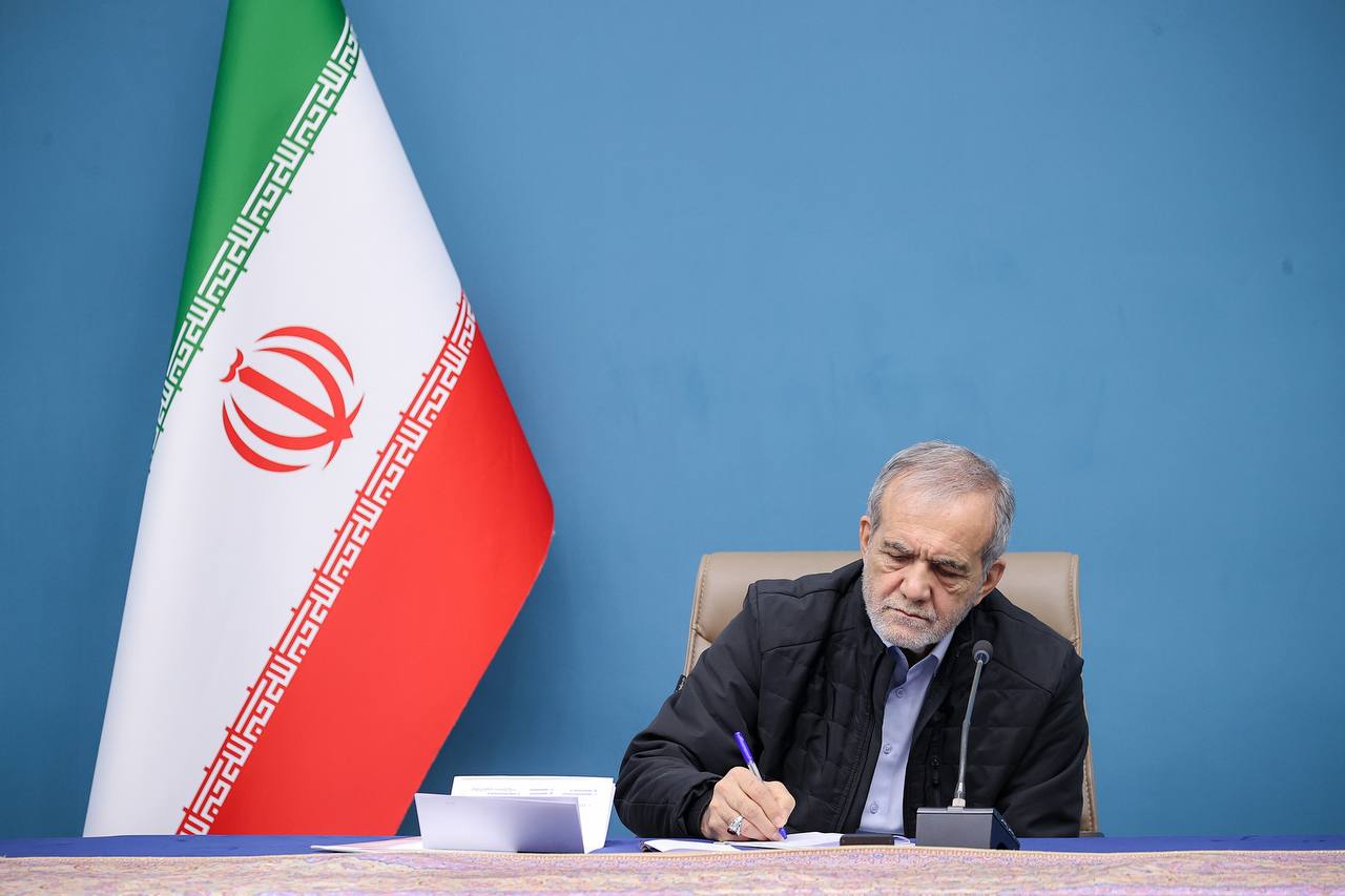 دیدار رییس جمهور با اعضای شورای مرکزی خانه احزاب 