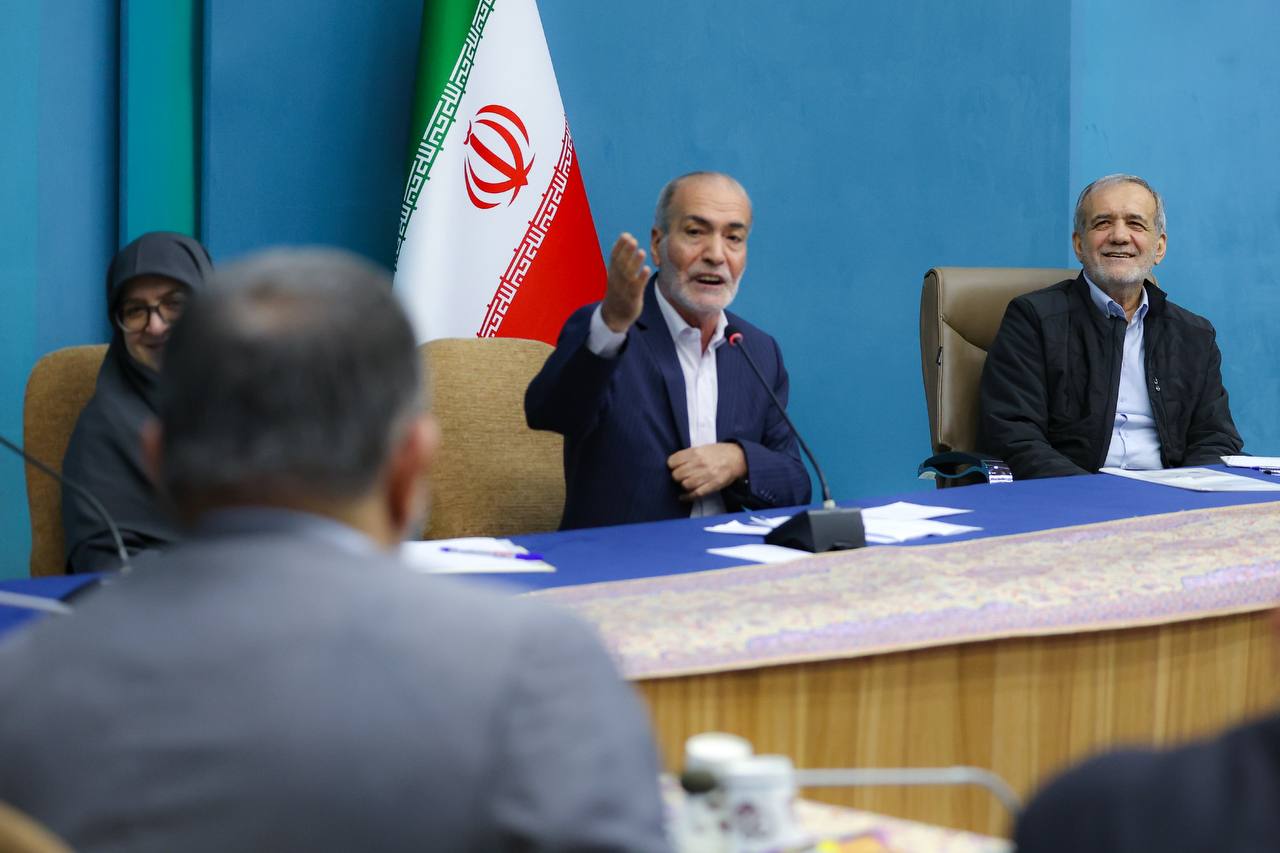 دیدار رییس جمهور با اعضای شورای مرکزی خانه احزاب 