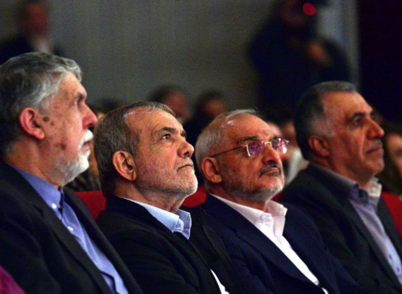 حضور رئیس جمهور در تالار وحدت برای تماشای «منظومه سیمرغ» 
