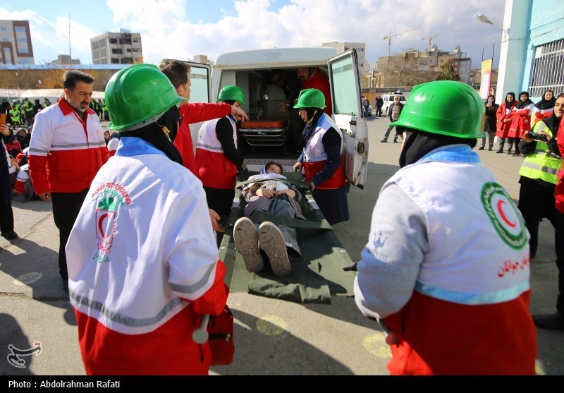 مانور سراسری ایمنی در برابر زلزله در مدارس همدان