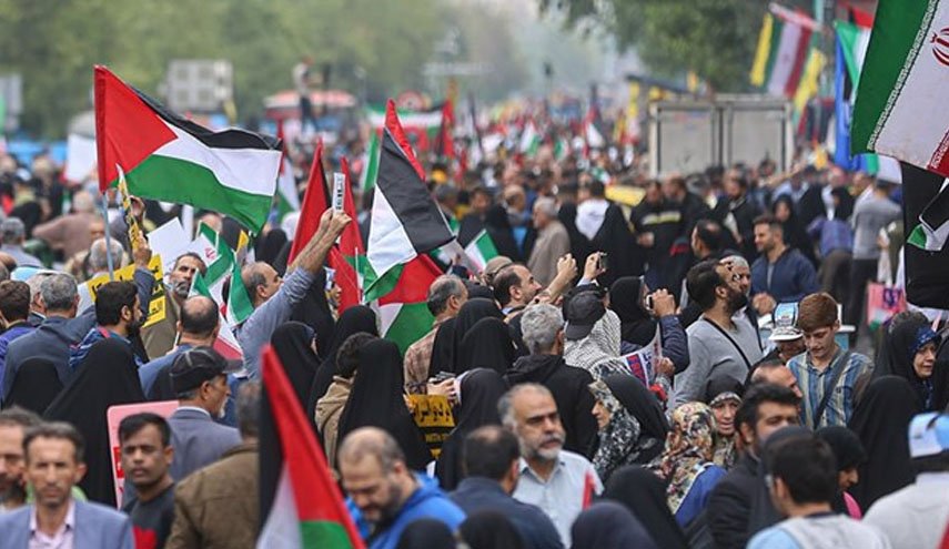 مردم ایلام در حمایت از مظلومان غزه و فلسطین راهپیمایی می‌کنند