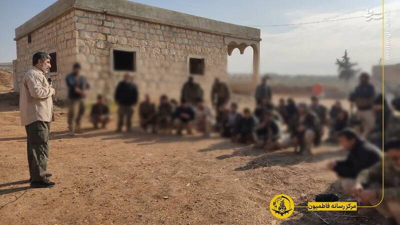 عکس/ حضور مداح معروف میان رزمندگان فاطمیون در حلبِ سوریه