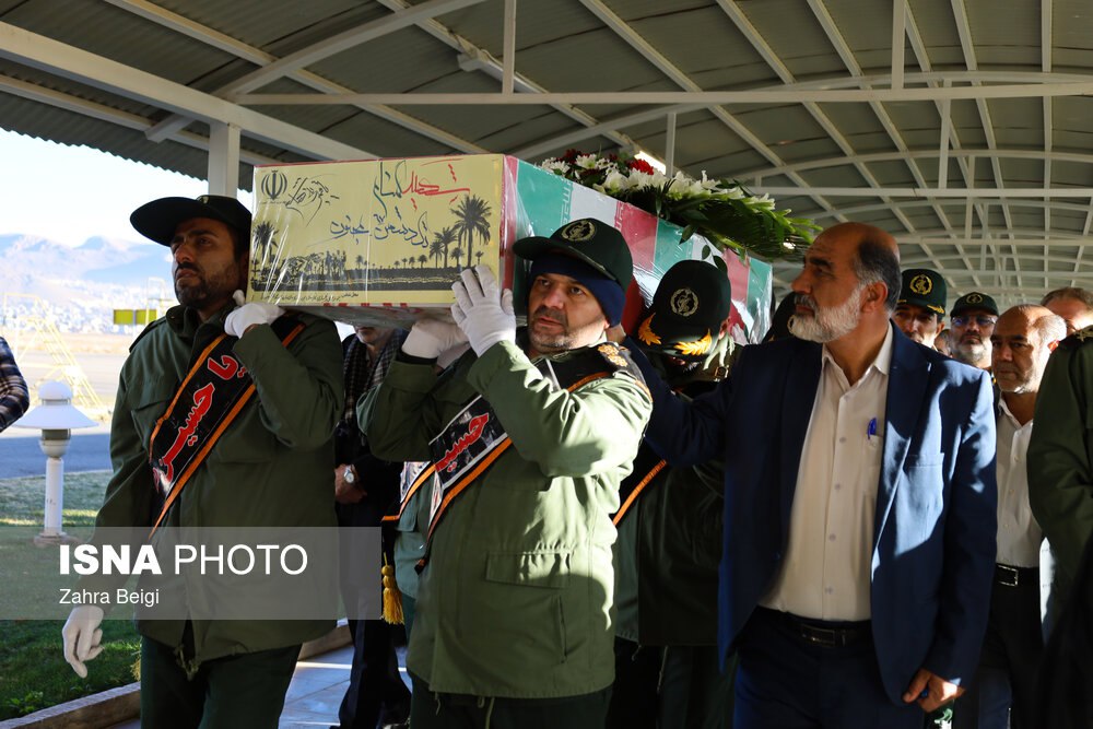 عکس/ آئین استقبال از پنج شهید گمنام دفاع مقدس در شهرکرد