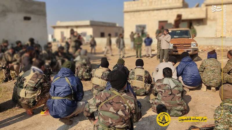 عکس/ حضور مداح معروف میان رزمندگان فاطمیون در حلبِ سوریه