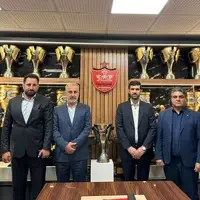 رونمایی از یک شرکت اقتصادی در باشگاه پرسپولیس 