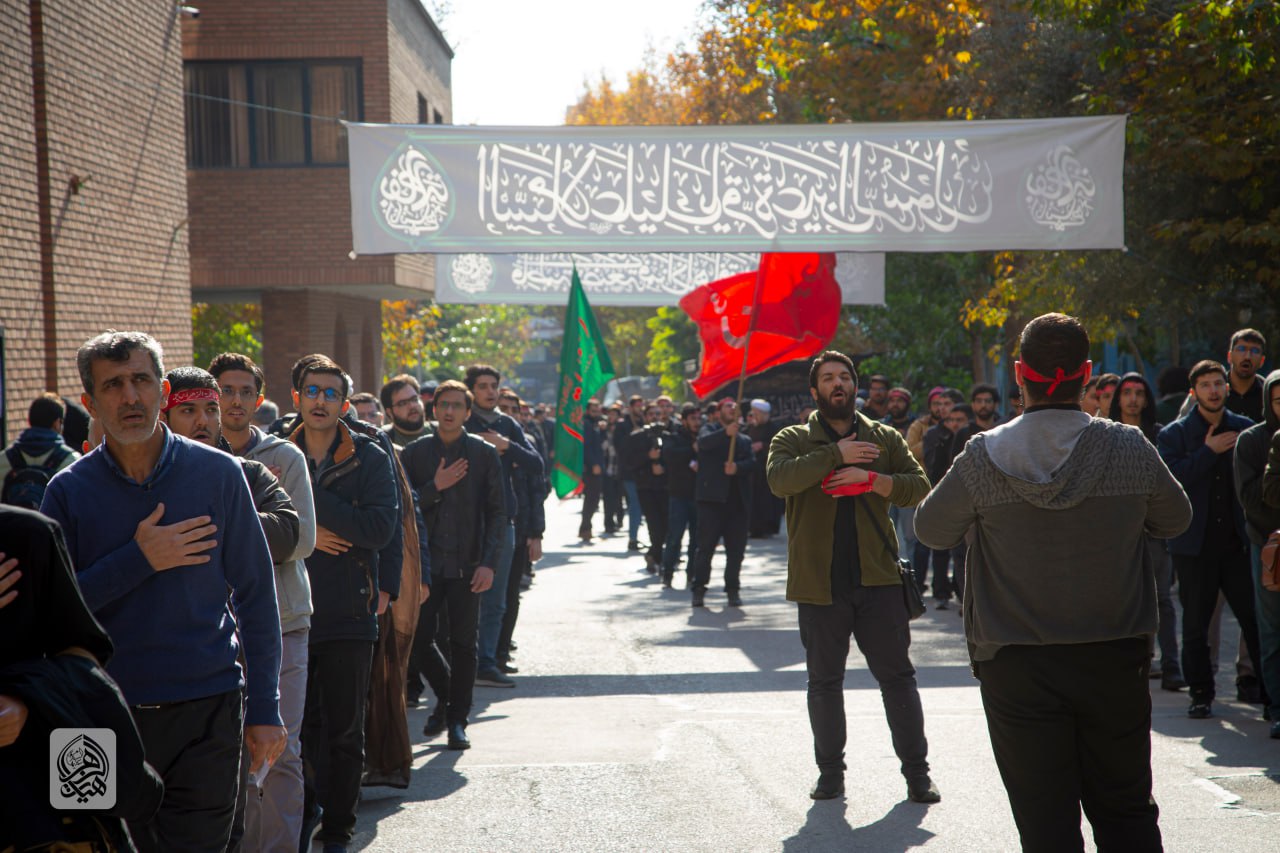 عکس/ دسته عزاداری دانشجویان دانشگاه صنعتی شریف به مناسبت ایام فاطمیه