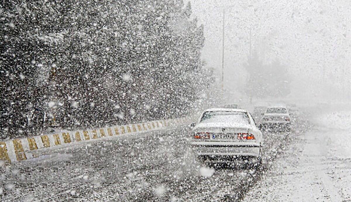 بارش برف و باران در جاده‌های 12 استان