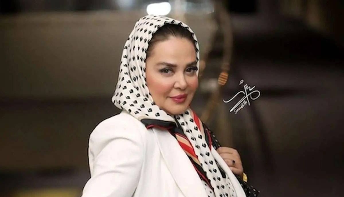 چهره ها/ سلفی بهاره رهنما با خواهران منصوریان در باشگاه