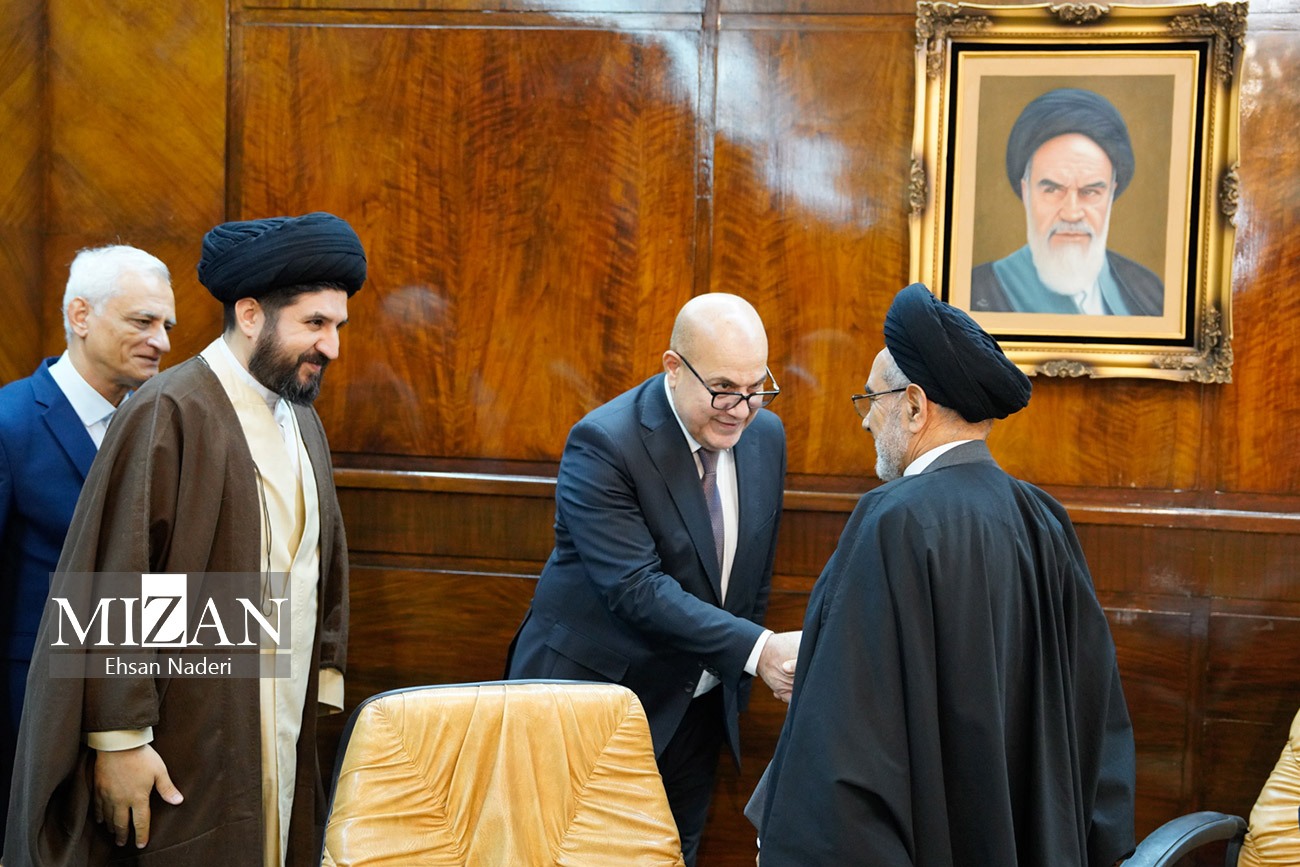 بازدید هیئت قضایی عراقی از ساختمان کاخ دادگستری و دیوان عالی کشور
