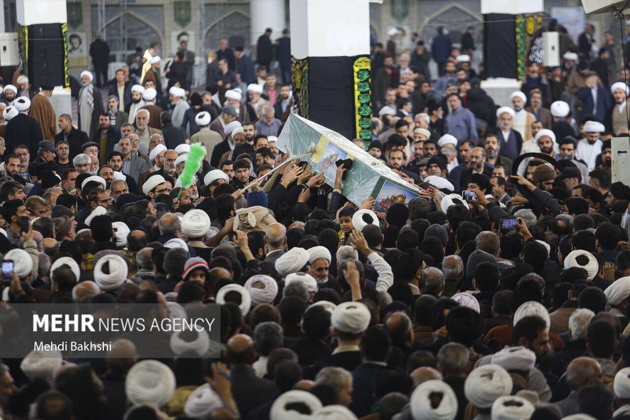 عکس/ تشییع شهید مدافع حرم «رحمان خدادادی» در قم