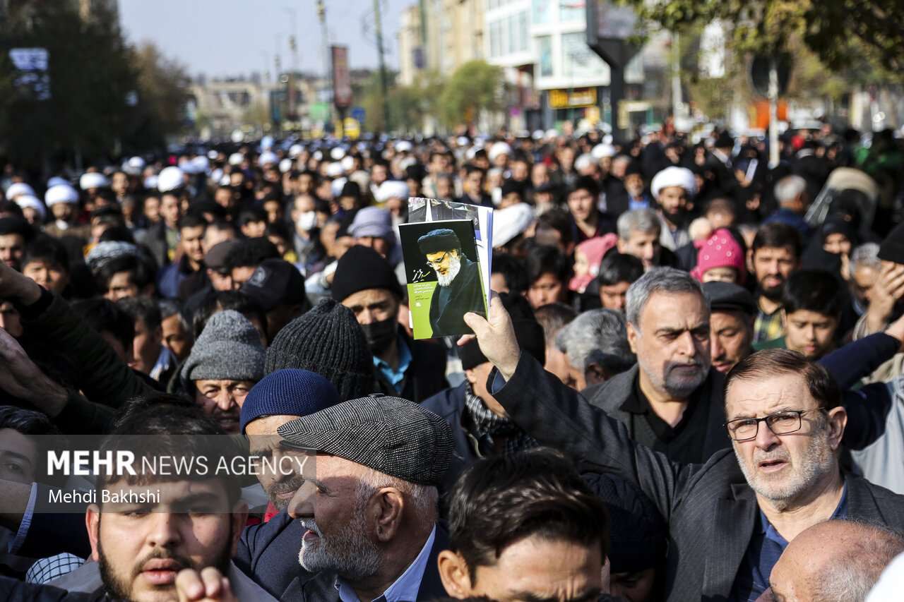 عکس/ تشییع شهید مدافع حرم «رحمان خدادادی» در قم