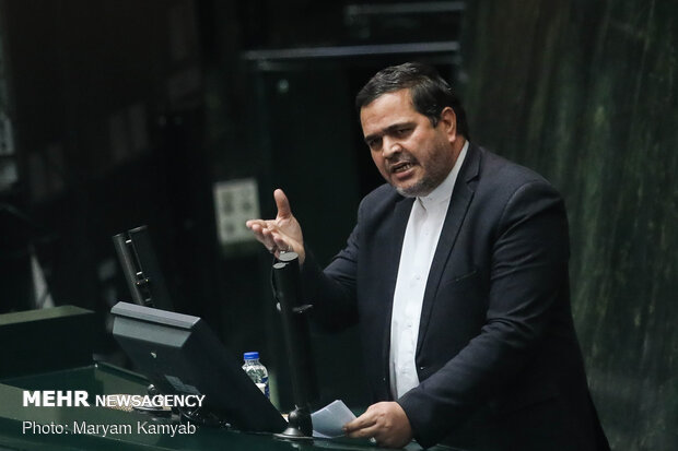 عنابستانی: هیچ کس دختران بی‌حجاب سرزمین من را عامل اجنبی نمی‌داند