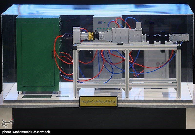 عکس/ دستگاه «فرکانس رادیویی توان بالا» دستاورد جدید پژوهشگاه علوم هسته ای