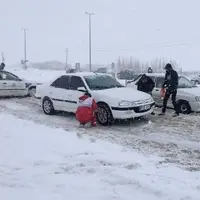 گردنه عسل‌کشان کوهرنگ مسدود شد