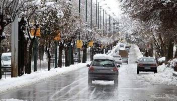 بارش برف و باران در جاده‌های ۱۶ استان