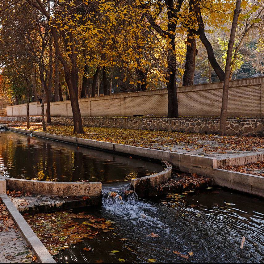 آغاز مرمت پیاده‌رو خیابان ۱۲ برجی خرم‌آباد