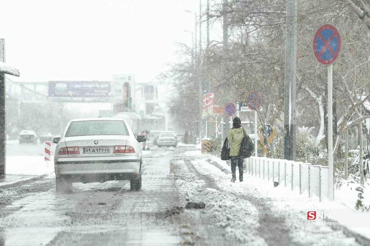 بارش و سرمای برف پاییزی در مشهد