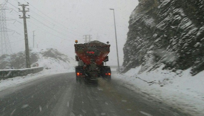 تمام محورهای شهرستان ماه‌نشان باز است