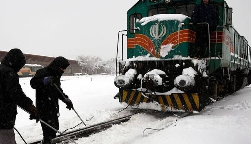 اختلال در حرکت قطارهای خراسان رضوی و سرگردانی مسافران!