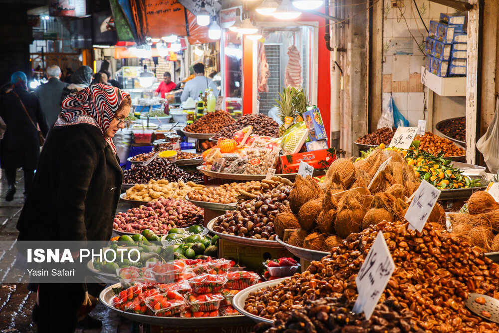 عکس/ تب و تاب شب یلدا در بازار رشت