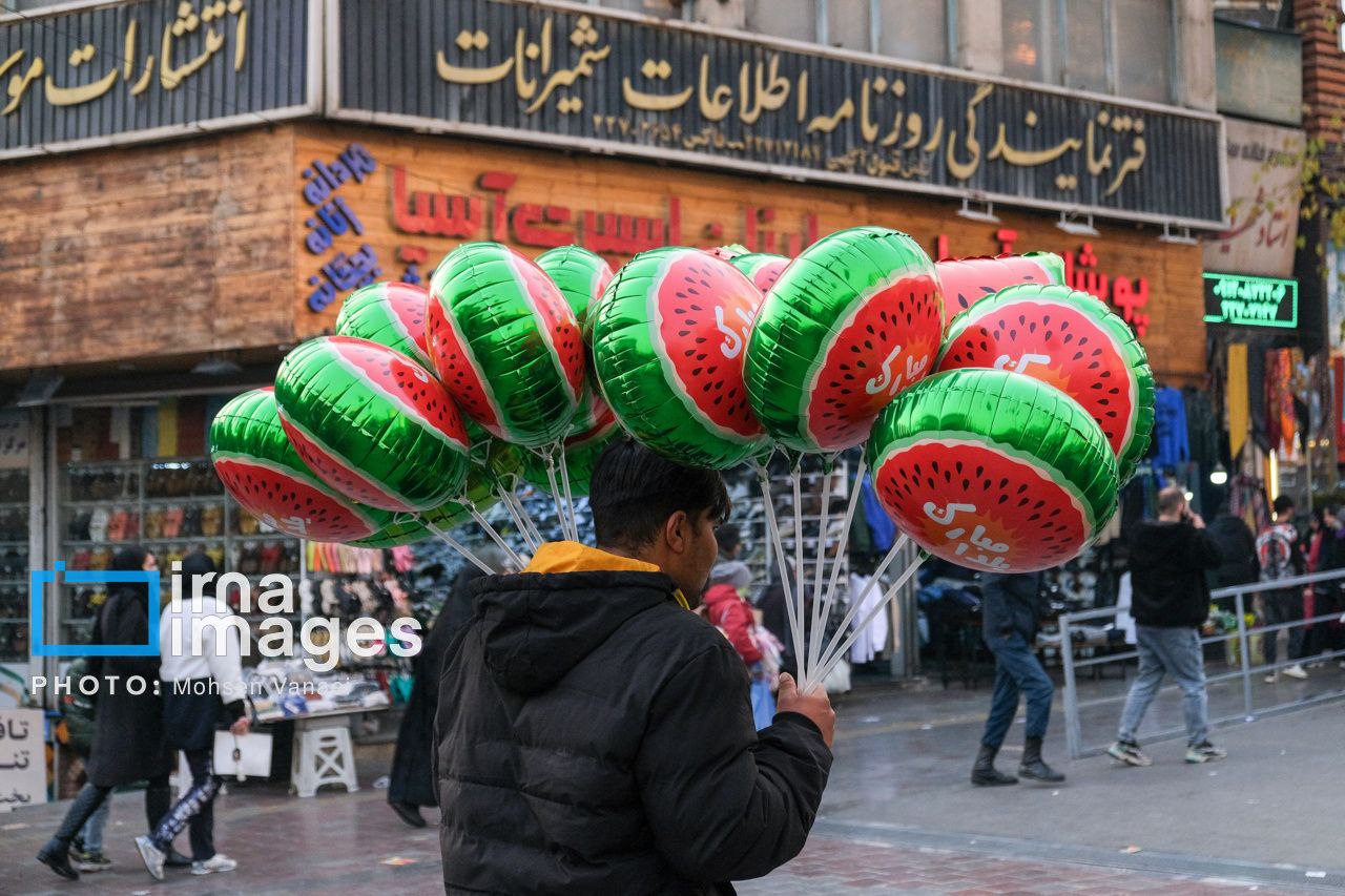 عکس/ شور و حال خرید شب یلدا در تهران