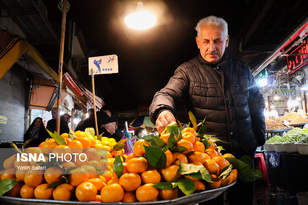 عکس/ تب و تاب شب یلدا در بازار رشت