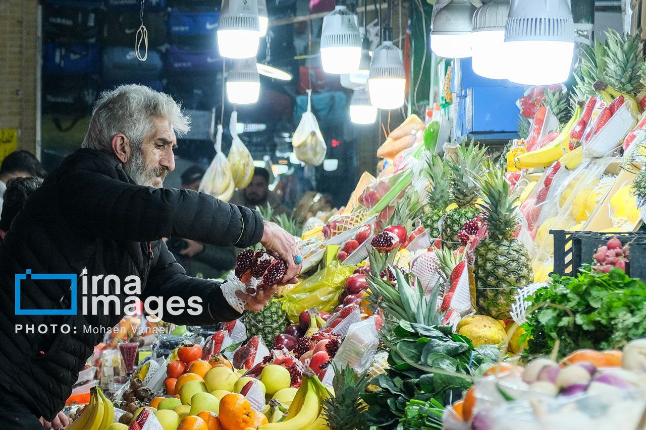 عکس/ شور و حال خرید شب یلدا در تهران