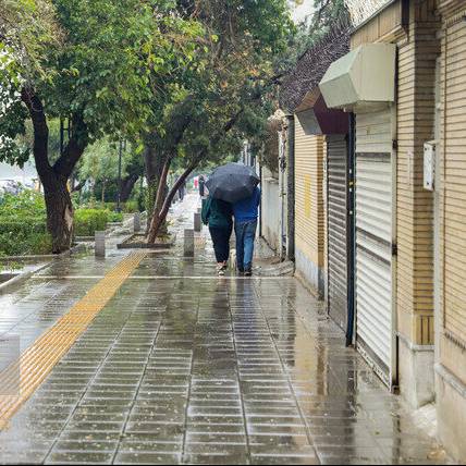 بارش پراکنده باران و برف در فارس؛ دمای هوا کاهش می‌یابد