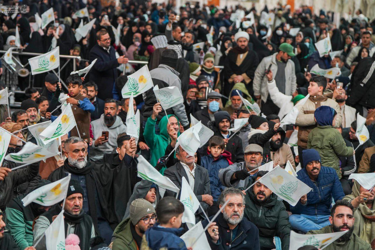 عکس/ جشن و سرور زائران علوی در شب میلاد مادر