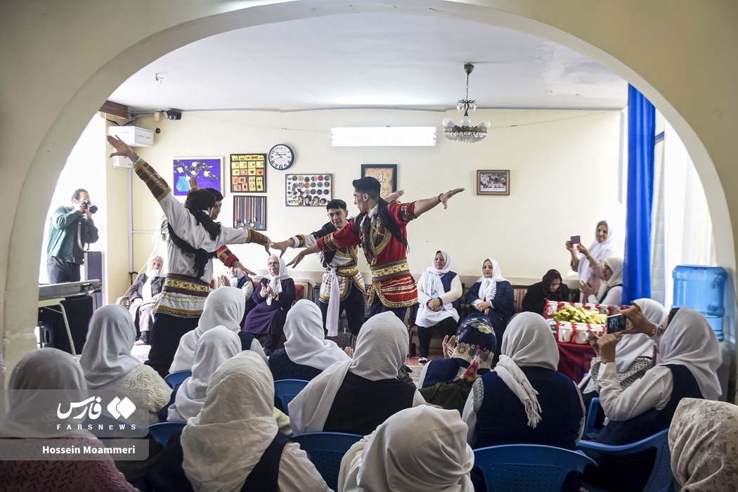 یک روز با «مادربزرگ‌ها»