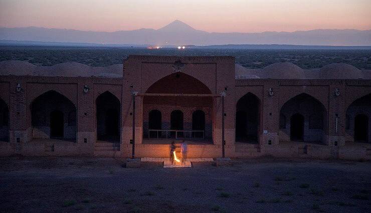 تعطیلی کاروانسرای دیرگچین قم به علت برپایی «کنسرت فرضی»