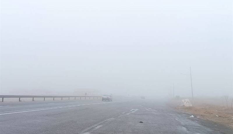 بارش باران و برف، مه‌آلودگی و سرما قم را فرا می‌گیرد