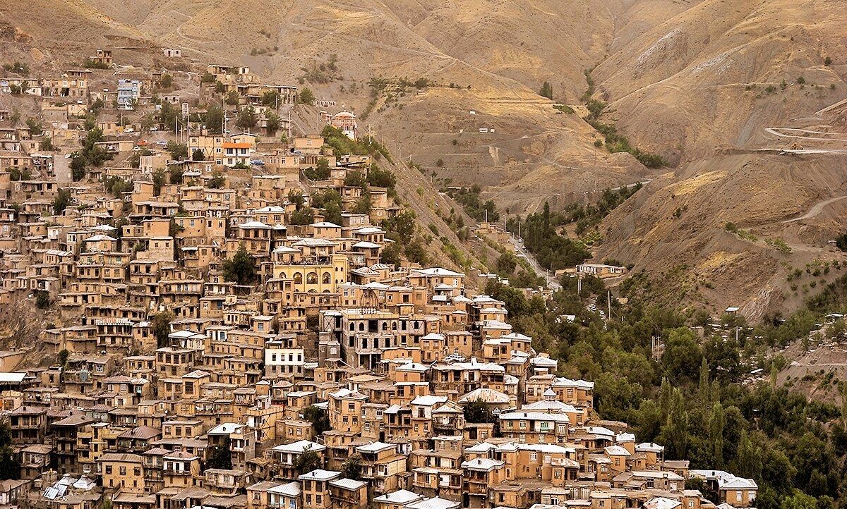 روستای زیبا و تاریخی کنگ