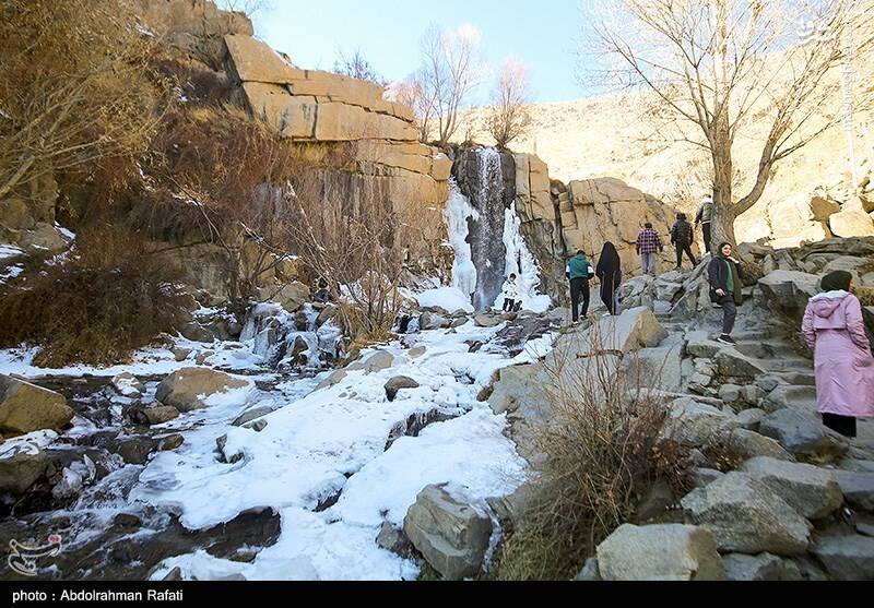 طبیعت زمستانی آبشار گنجنامه همدان