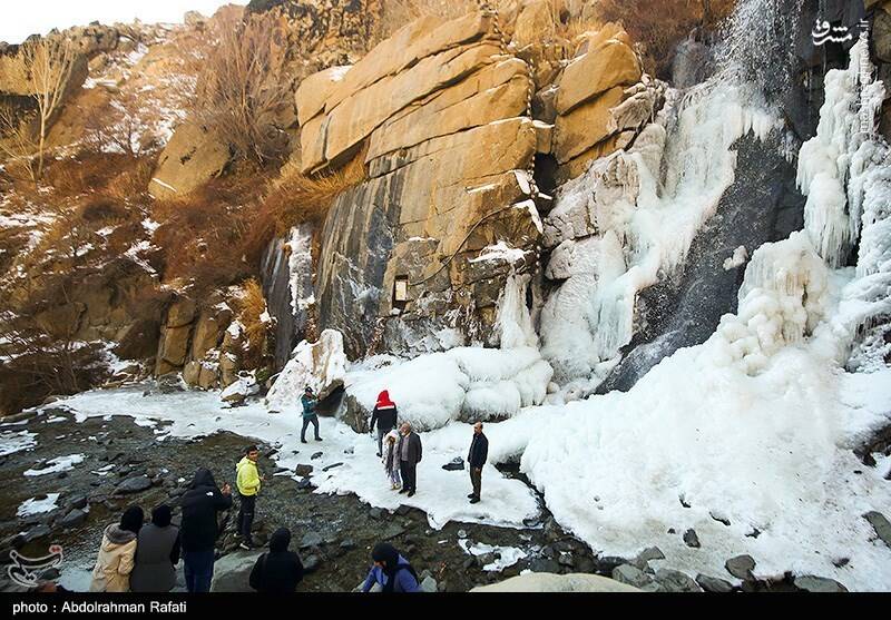 طبیعت زمستانی آبشار گنجنامه همدان