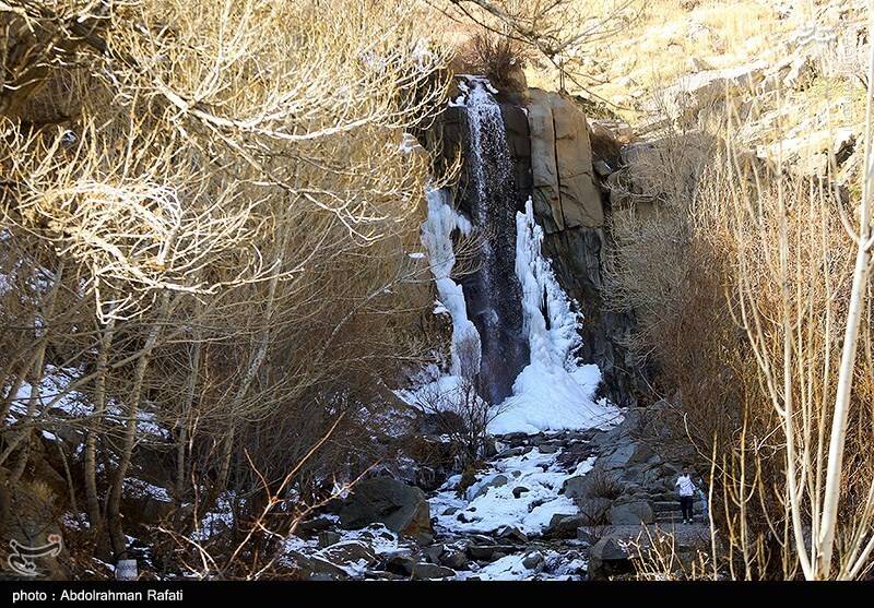 طبیعت زمستانی آبشار گنجنامه همدان