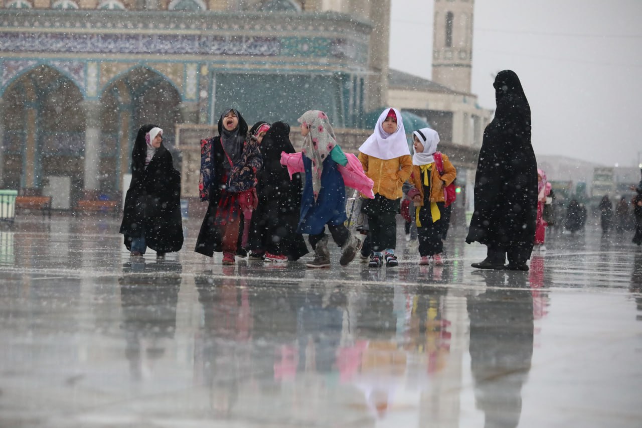عکس/ حال‌وهوای برفی مسجد جمکران