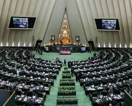 نامه ۱۲۲ نماینده مجلس به رئیس جمهور برای کنترل بازار ارز