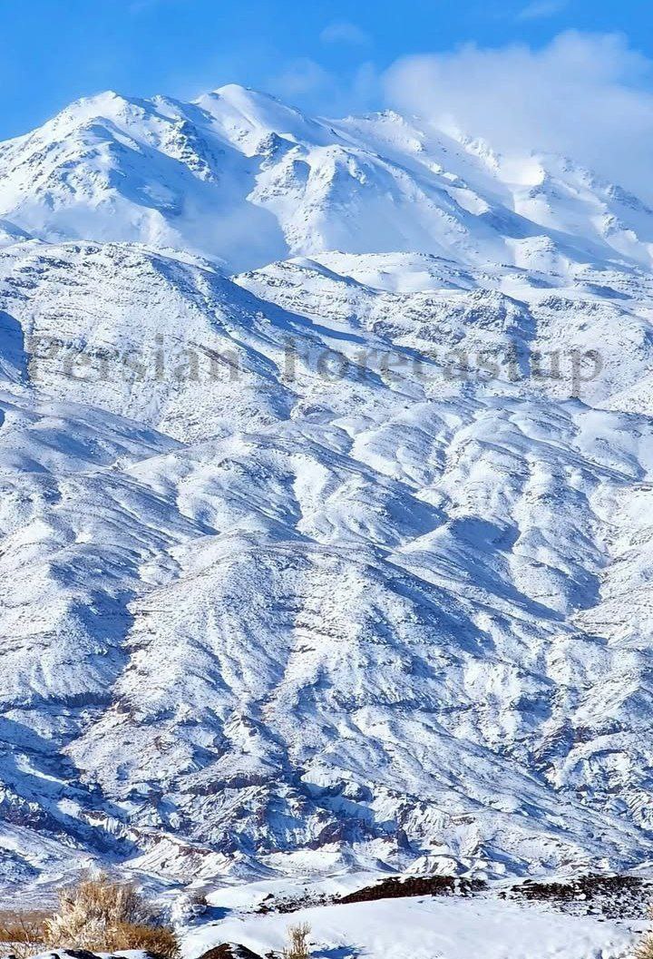 تصاویر زیبای برفی از قله هزار استان کرمان بام جنوب ایران