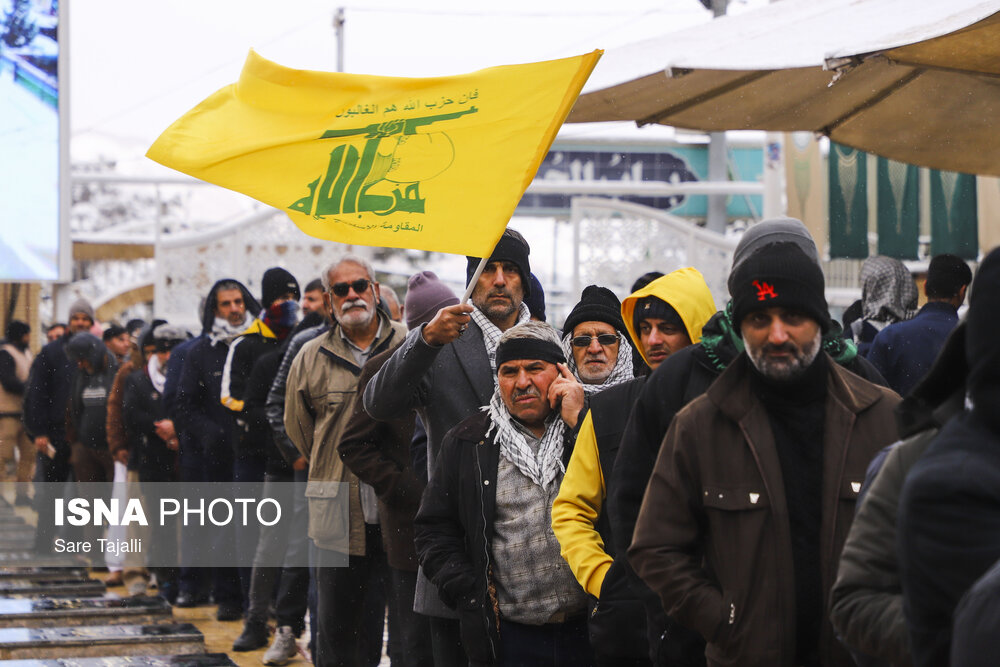 عکس/ صف زیارت مزار سردار سلیمانی در کرمان