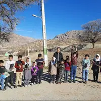 آشنایی دانش‌آموزان مناطق جنگلی چهارمحال و بختیاری با کاشت درختان