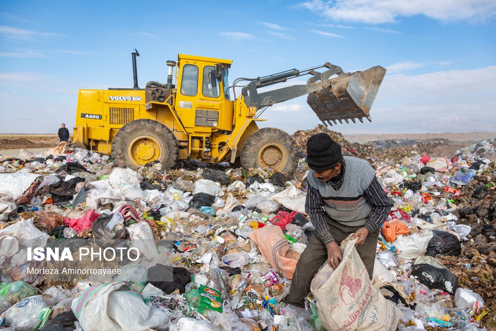 عکس/ فاجعه زیست محیطی در زباله گاه نیشابور