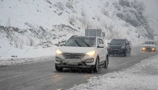 بارش برف و باران در جاده‌های 8 استان کشور